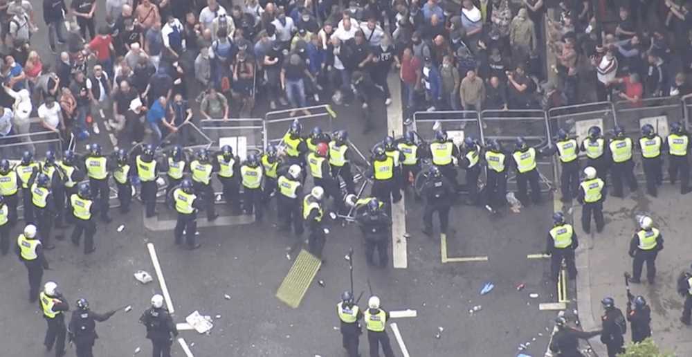  Anti-BLM 'thugs' attack police in central London after Black Lives Matter Protest is cancelled Photograph