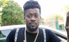 Beenie Man collapses at his mum’s funeral Photograph