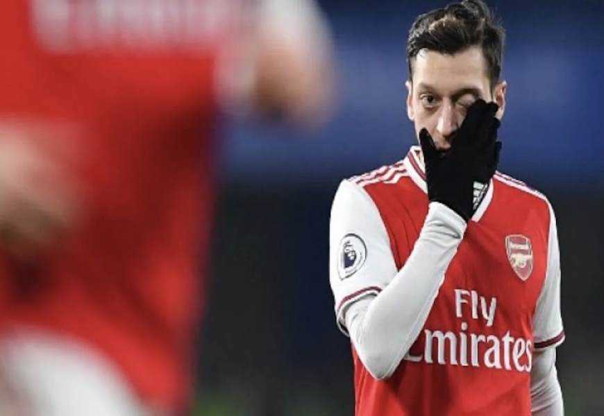 Mesut Ozil blesses North London students with free school meals Photograph