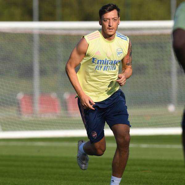 Mesut Ozil has reportedly agreed to join Fenerbache after depressing end to his time at Arsenal Photograph
