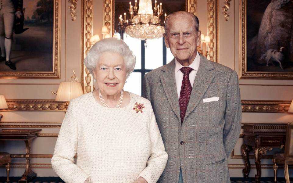 Queen and Prince Phillip receive Covid-19 vaccinations  Photograph